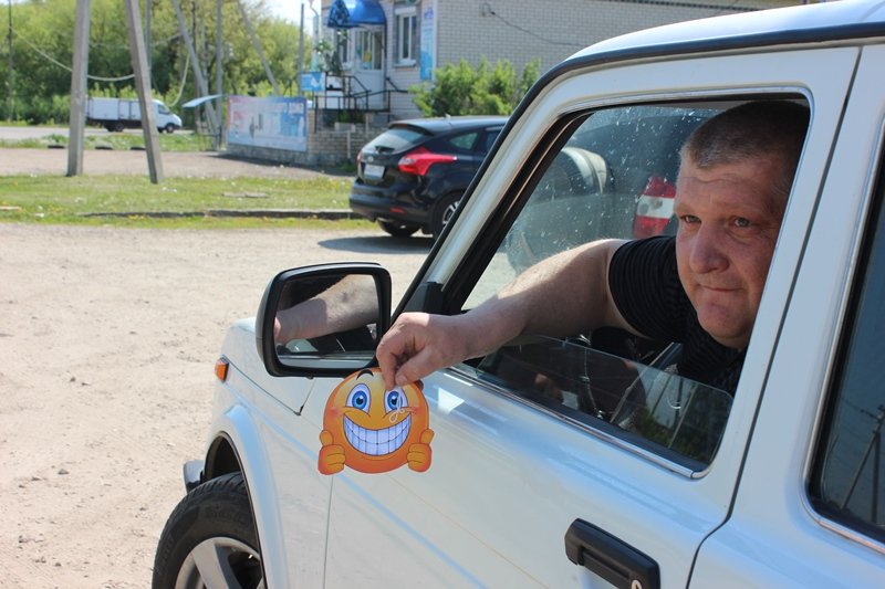 В Нижегородской области полицейские и юные пешеходы поставили «Лайки» законопослушным водителям